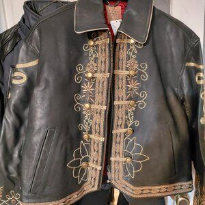 A beaiutiful new FREE PEOPLE jacket